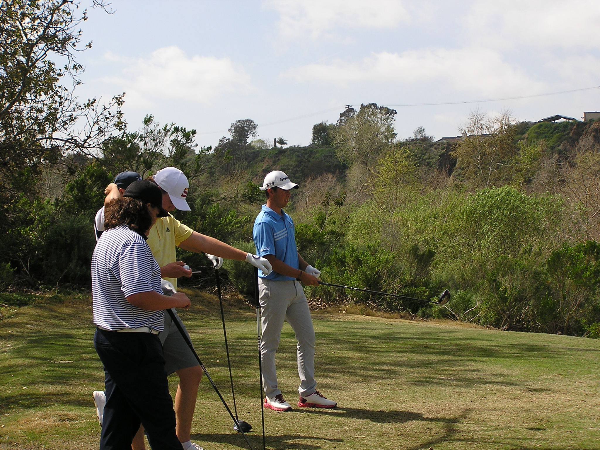 Men's Golf Start Season Swinging
